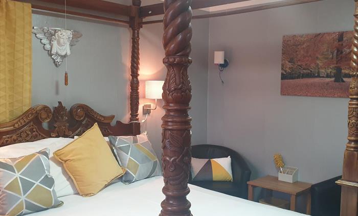 ROOM 2